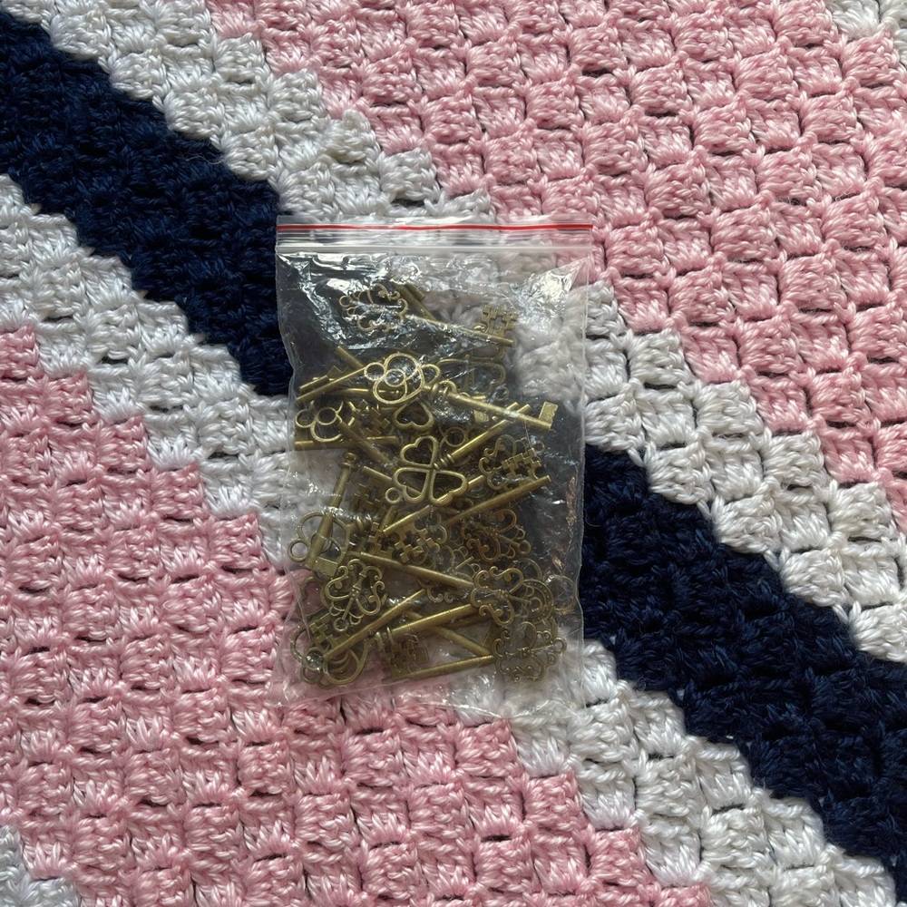 Bag of Diy design keys